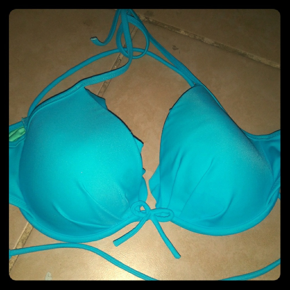 Bikini top light push up, underwire